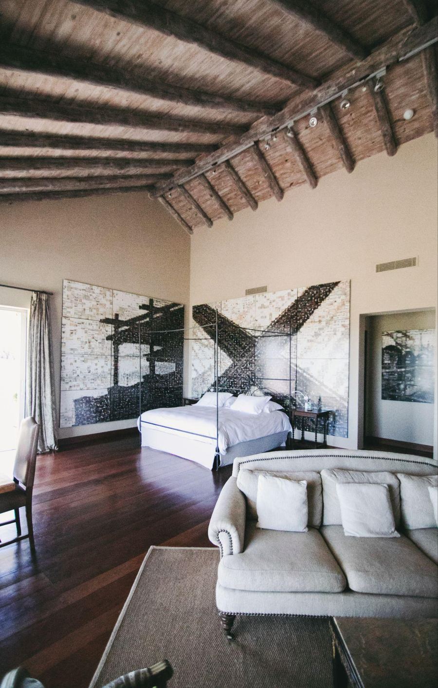 Daglio Master Suite, view 4